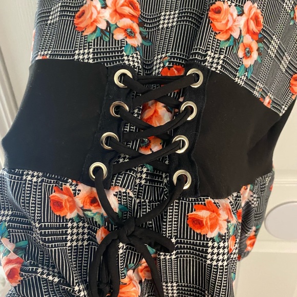 Stretchy corset top - Picture 2 of 4